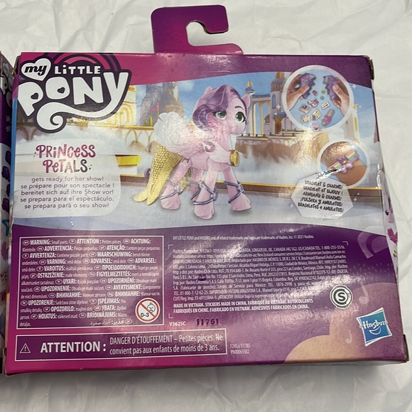 NWT My Little Pony Crystal Adventure Princess Petals and Sunny Starscout 3" - Picture 4 of 8